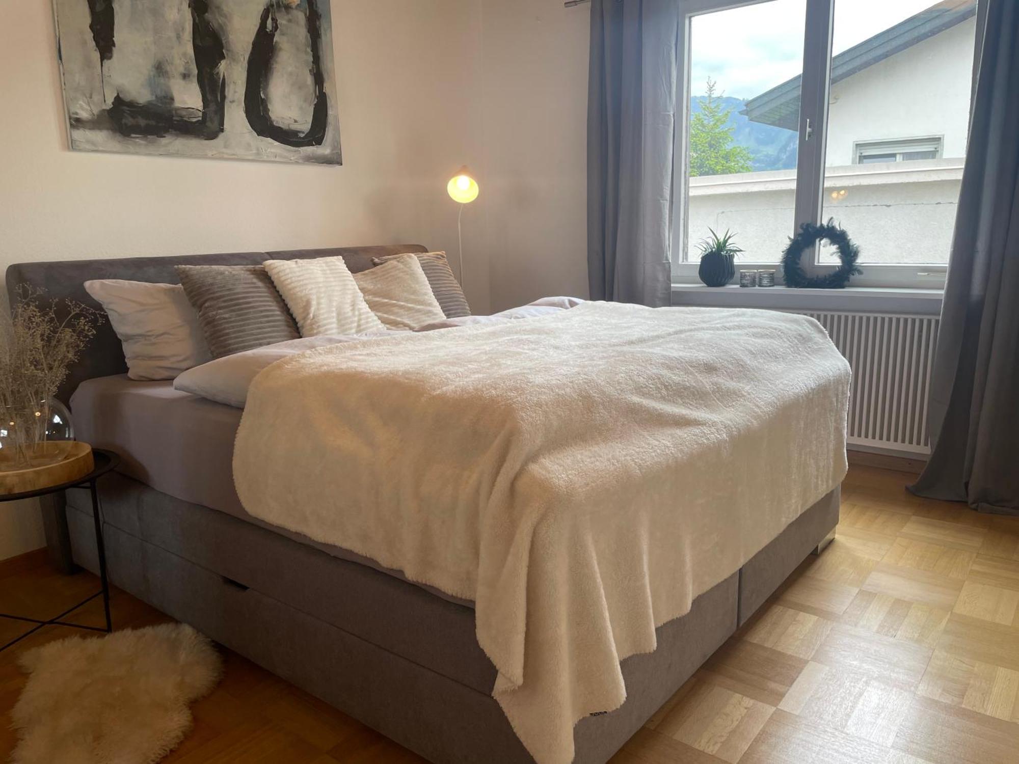 Crown Living Design Apartment - 2 Schlafzimmer - Kueche - Gratis Parkplatz - Abstellraum Fuer Fahrraeder/Ski Mader Dış mekan fotoğraf