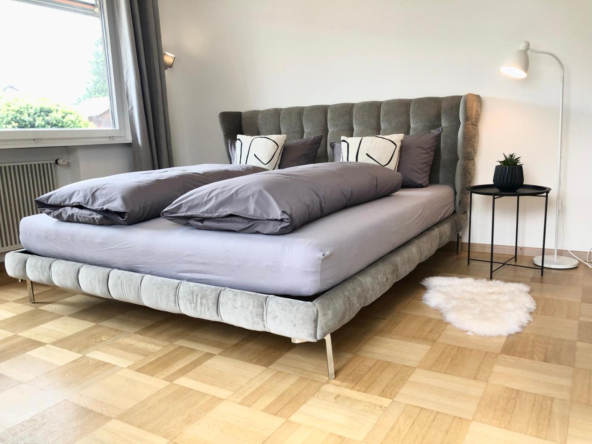 Crown Living Design Apartment - 2 Schlafzimmer - Kueche - Gratis Parkplatz - Abstellraum Fuer Fahrraeder/Ski Mader Dış mekan fotoğraf
