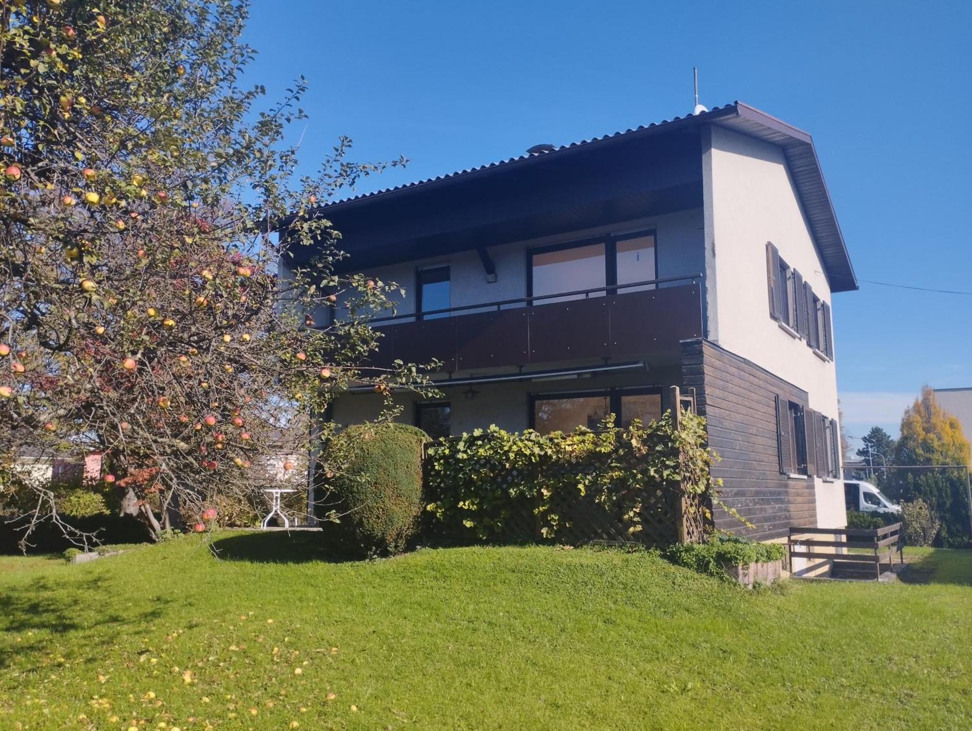 Crown Living Design Apartment - 2 Schlafzimmer - Kueche - Gratis Parkplatz - Abstellraum Fuer Fahrraeder/Ski Mader Dış mekan fotoğraf