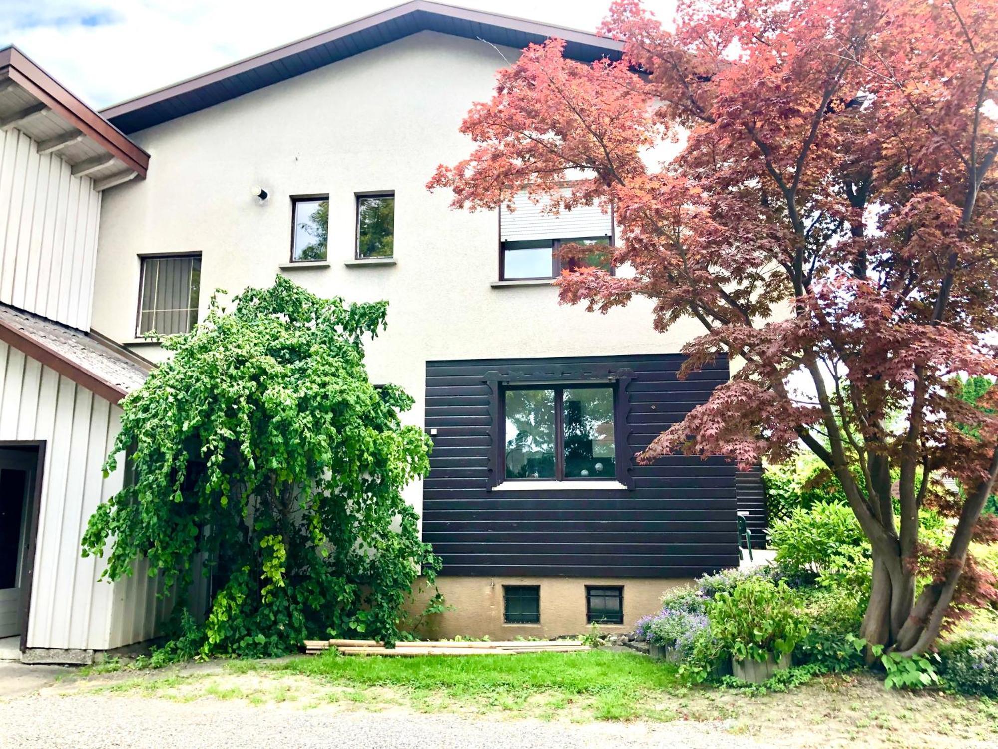 Crown Living Design Apartment - 2 Schlafzimmer - Kueche - Gratis Parkplatz - Abstellraum Fuer Fahrraeder/Ski Mader Dış mekan fotoğraf